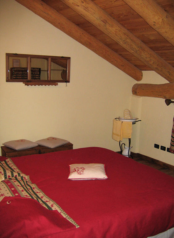 Bed and Breakfast Les Chevreuils Интрод Номер фото