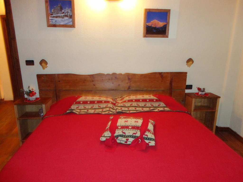 Bed and Breakfast Les Chevreuils Интрод Номер фото